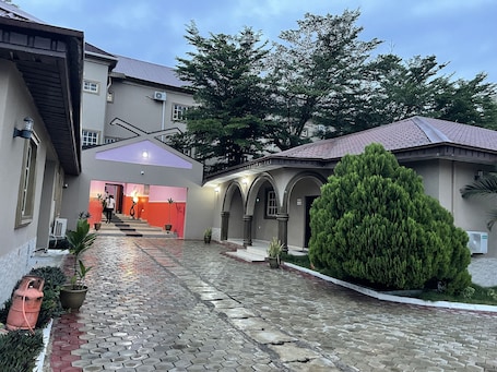 Fachada de la propiedad