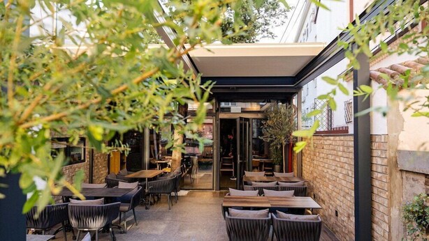 Outdoor dining - Garni Hotel Dum (Belgrade)