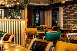 Bar (on property) - Garni Hotel Dum (Belgrade)
