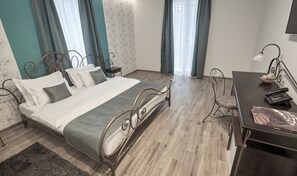 Egyptian cotton sheets, hypo-allergenic bedding, pillow-top beds - Garni Hotel Dum (Belgrade)
