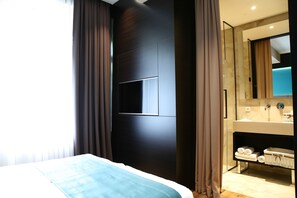 Standard Double Room | Hypo-allergenic bedding, minibar, in-room safe, individually decorated - Maccani Luxury Suites (Belgrade)