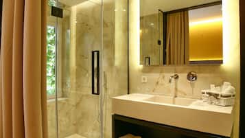 Standard Double Room | Bathroom | Shower, free toiletries, hair dryer, bathrobes