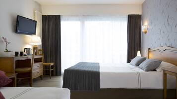 1 bedroom, Egyptian cotton sheets, premium bedding, minibar