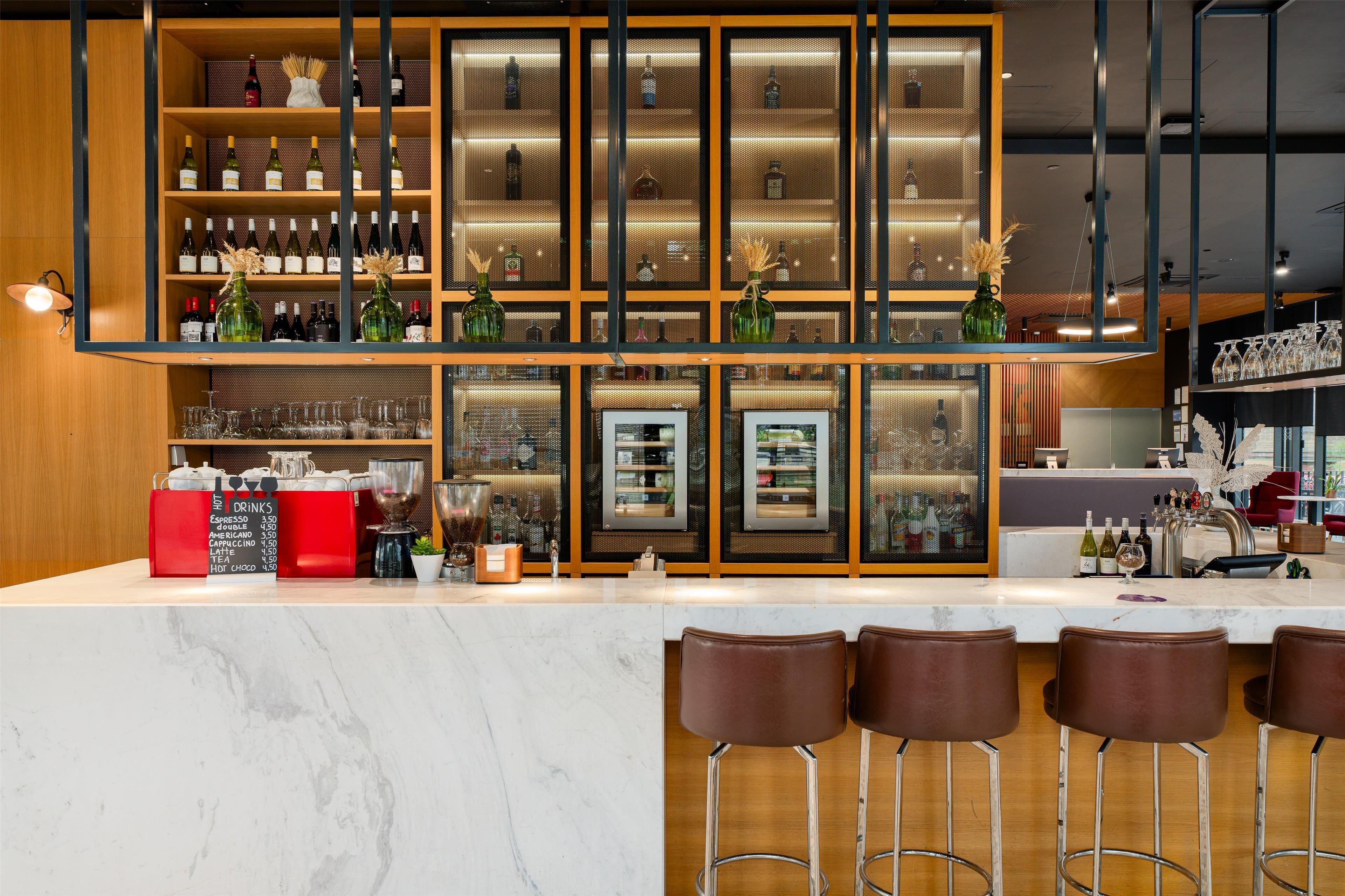 Bar (en el alojamiento)