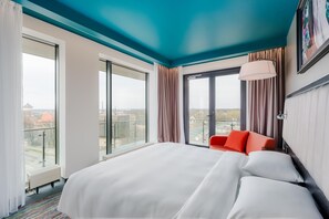 Hypo-allergenic bedding, in-room safe, desk, laptop workspace
