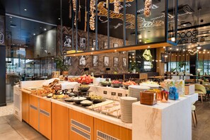 Daily buffet breakfast (EUR 18 per person) - Park Inn by Radisson Riga Valdemara (Riga)