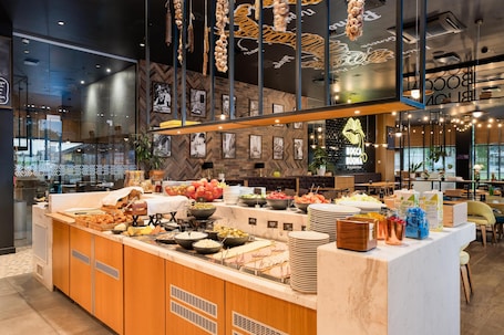 Daily buffet breakfast (EUR 18 per person)