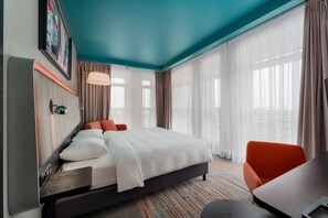 Superior Room | Hypo-allergenic bedding, in-room safe, desk, laptop workspace