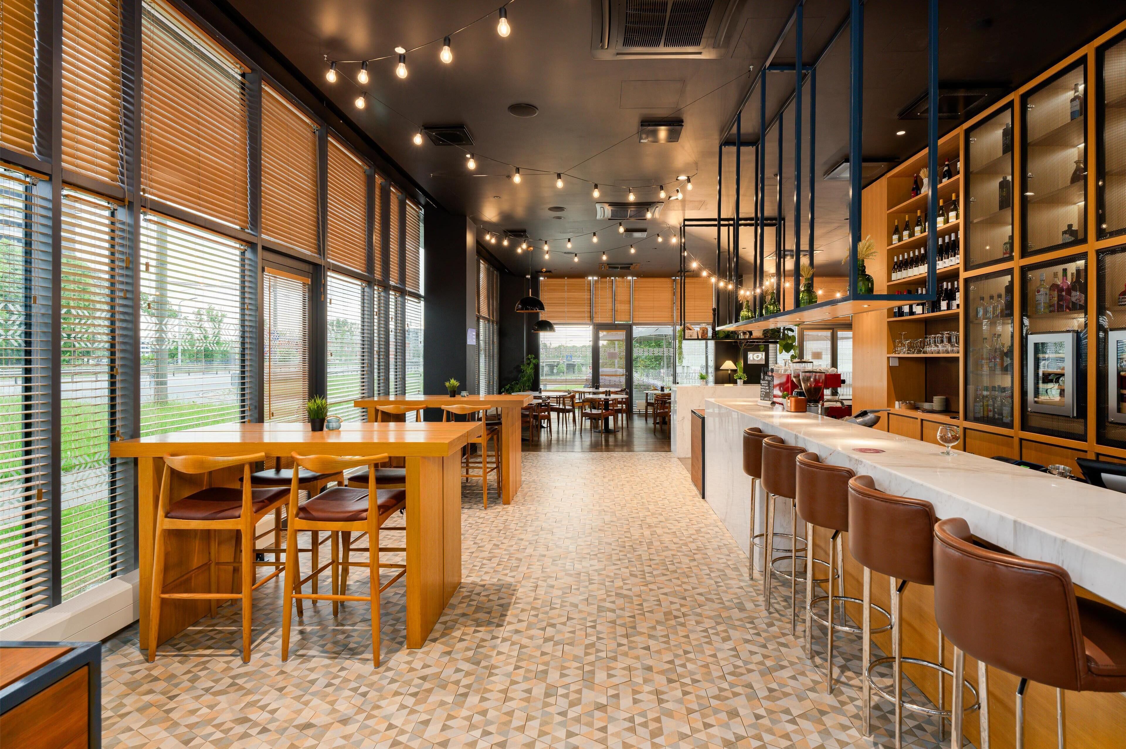 breakfast, lunch, dinner served; italian cuisine