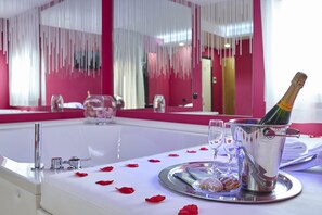 Deluxe-Suite, Whirlpool | Komfortbadewanne