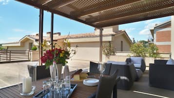 Classic-Apartment, 2 Schlafzimmer | Terrasse/Patio