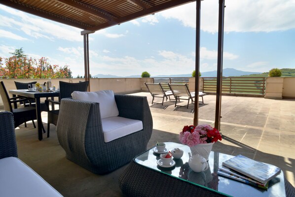 Royal Apartment, 2 Bedrooms | Terrace/patio - FonteLiving (San Casciano dei Bagni)