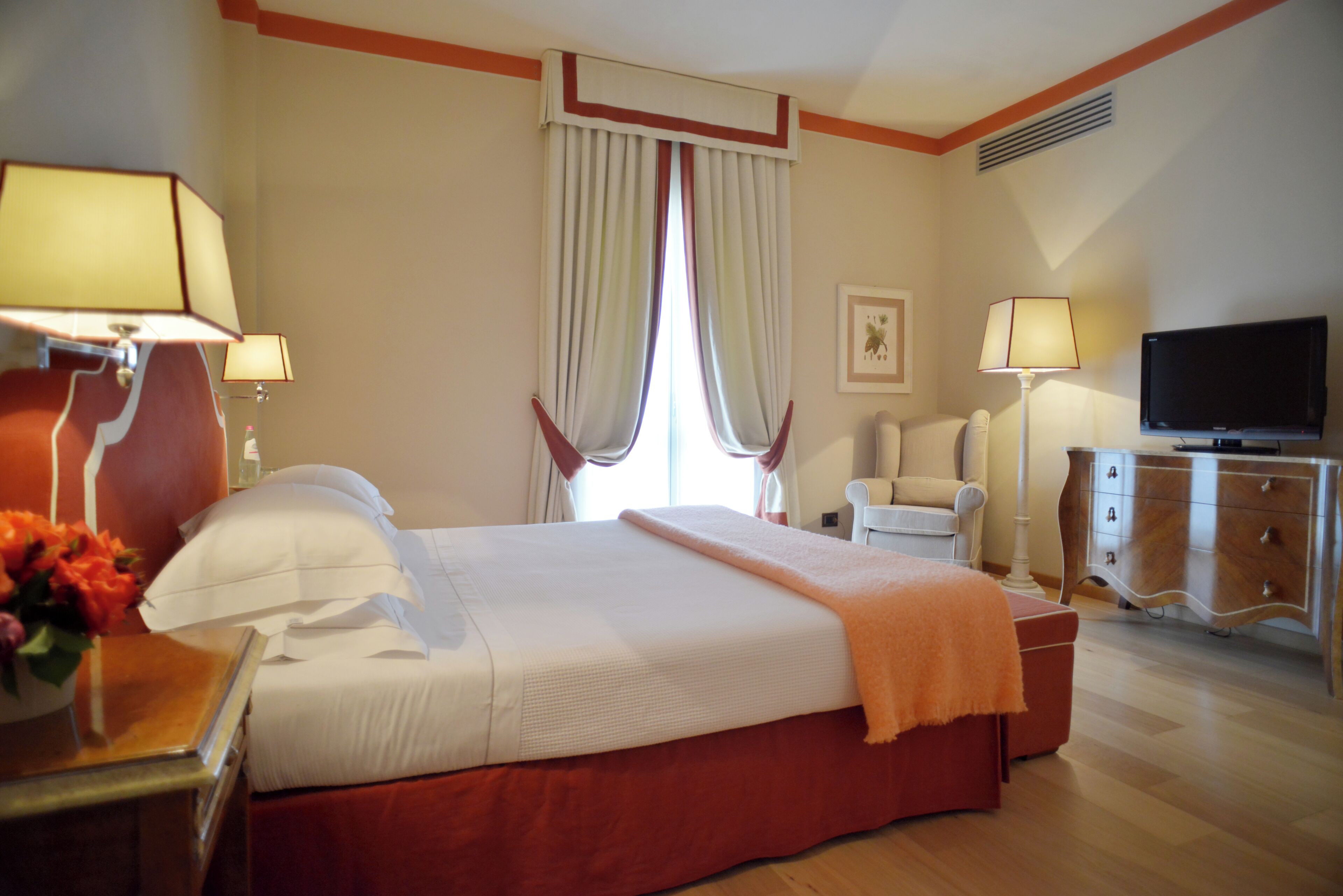 Classic Apartment, 2 Bedrooms | Premium bedding, in-room safe, individually decorated