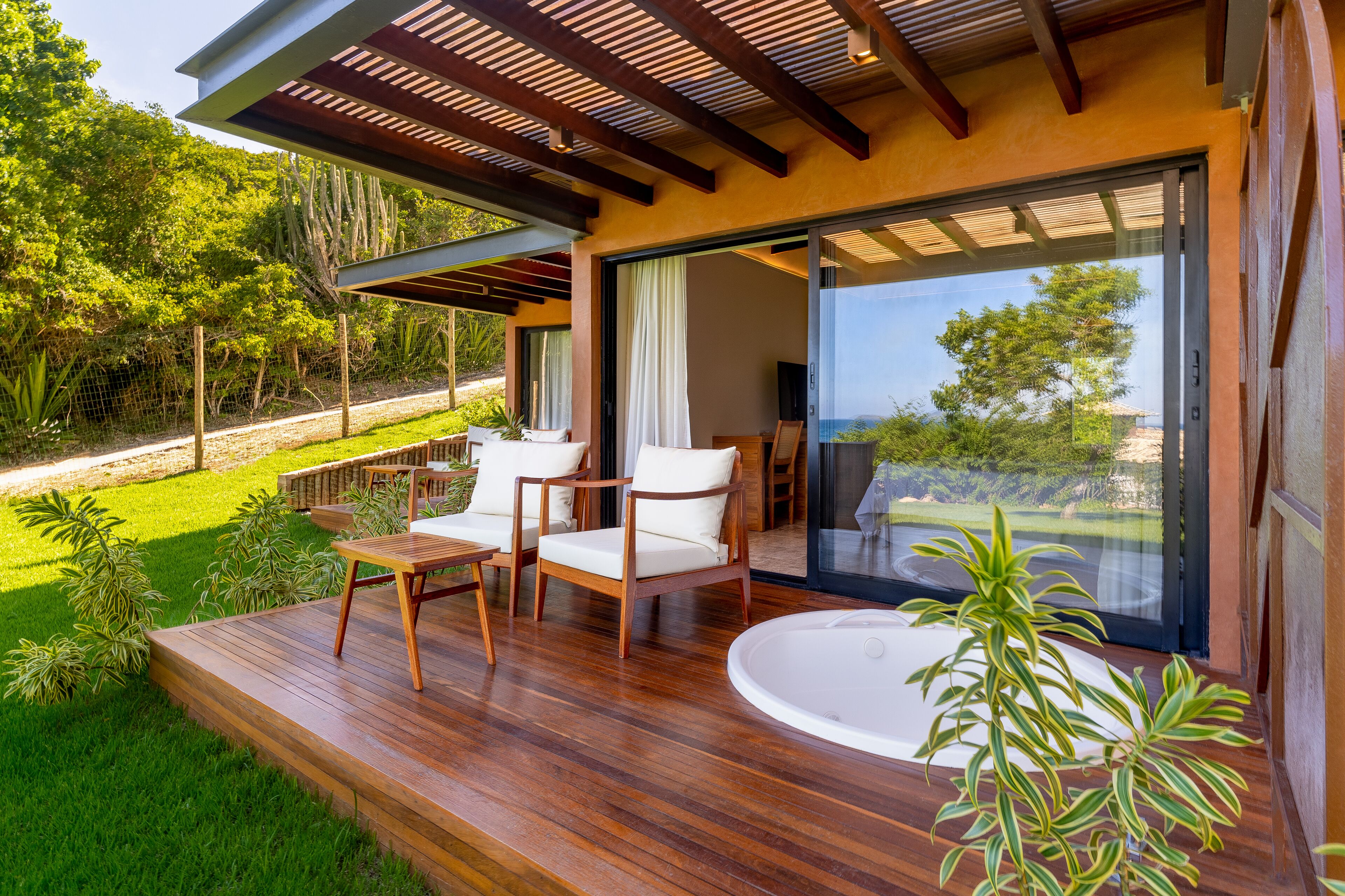 豪華開放式套房, 非吸煙房, 海景 | 客房內保險箱、免費無線上網、床單