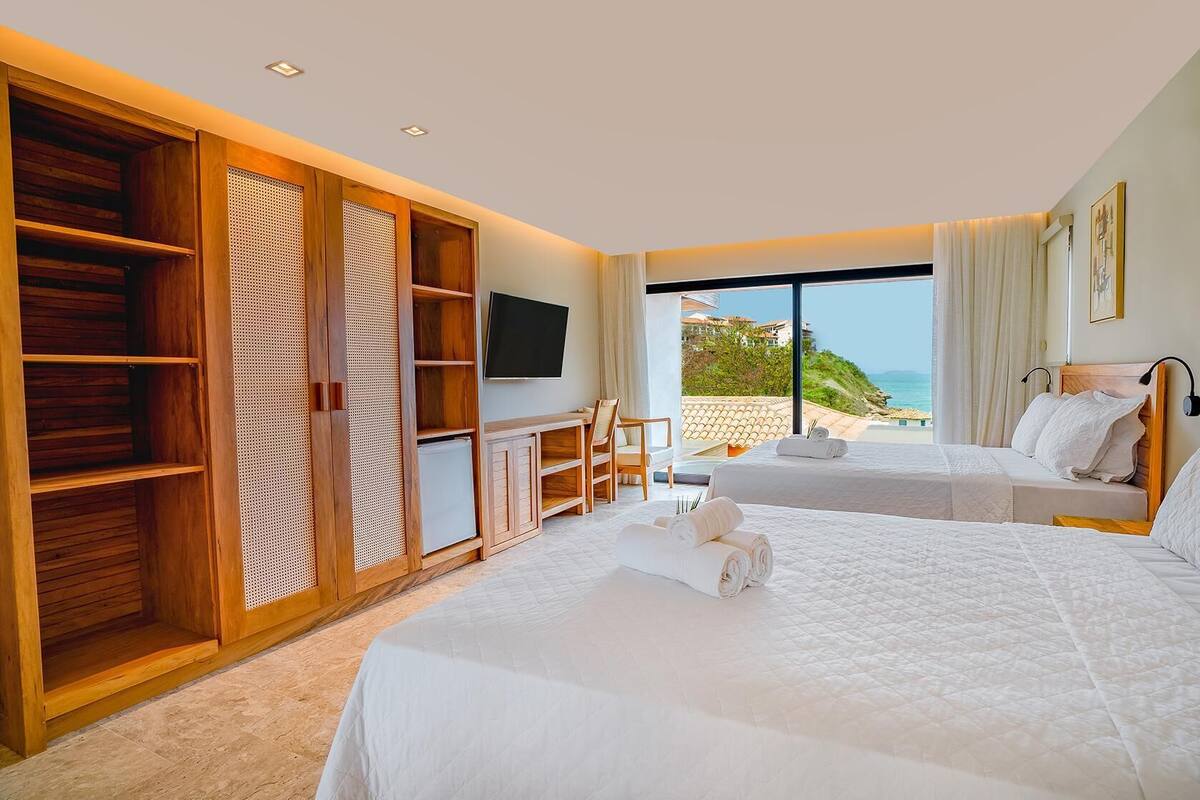 In-room safe, free WiFi, bed sheets