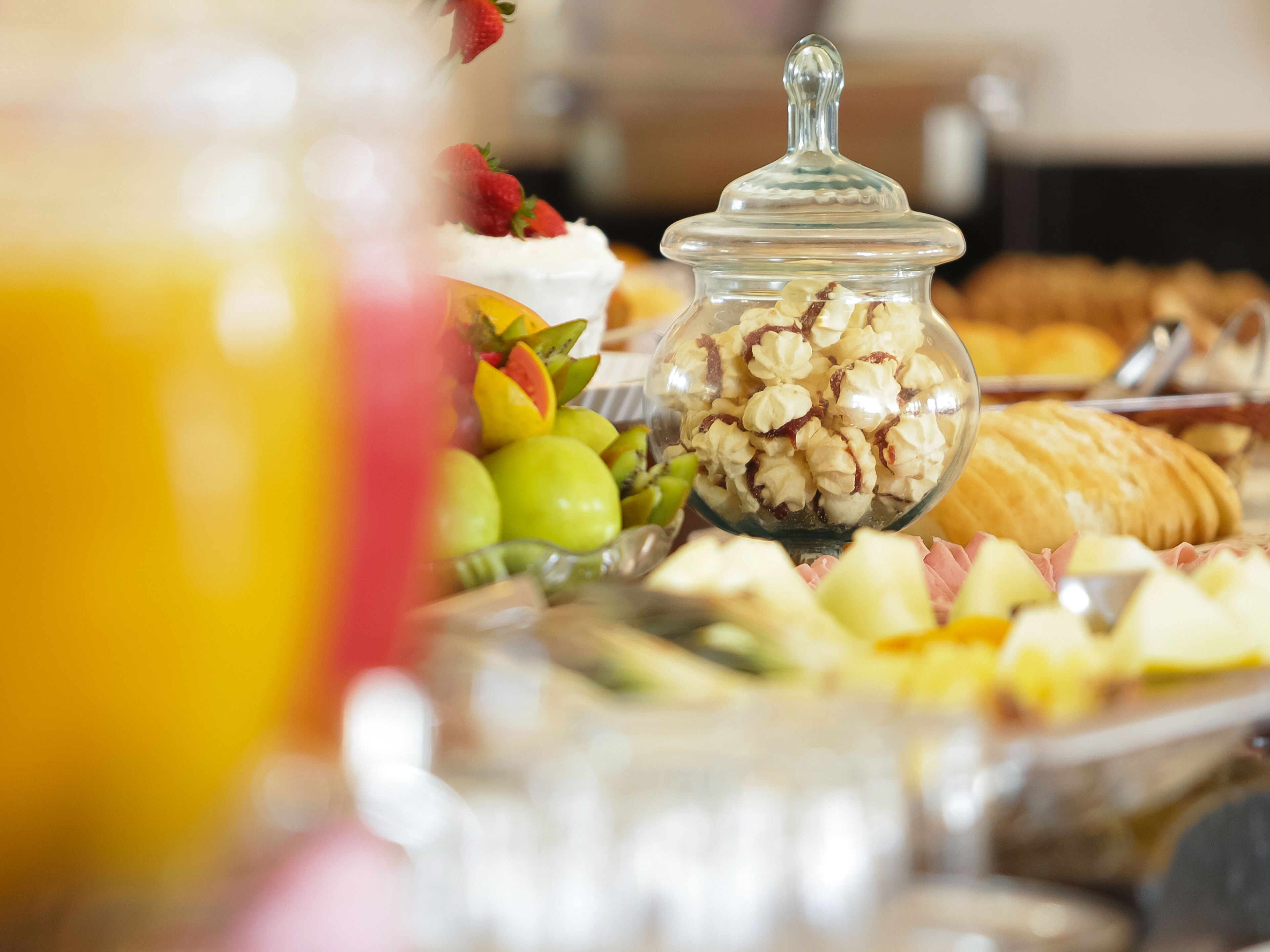 free daily cooked-to-order breakfast