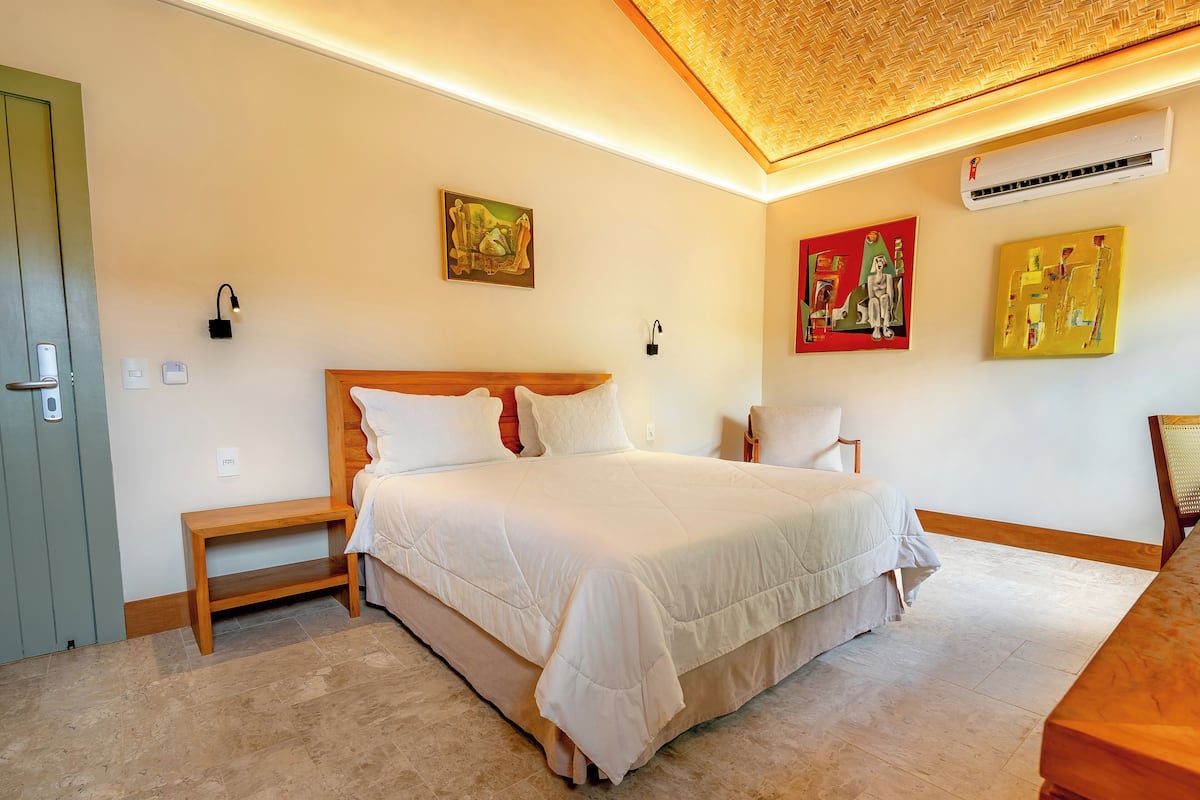 Standard Studio Suite | 1 bedroom, in-room safe, free WiFi, bed sheets