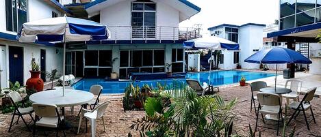 Seasonal outdoor pool