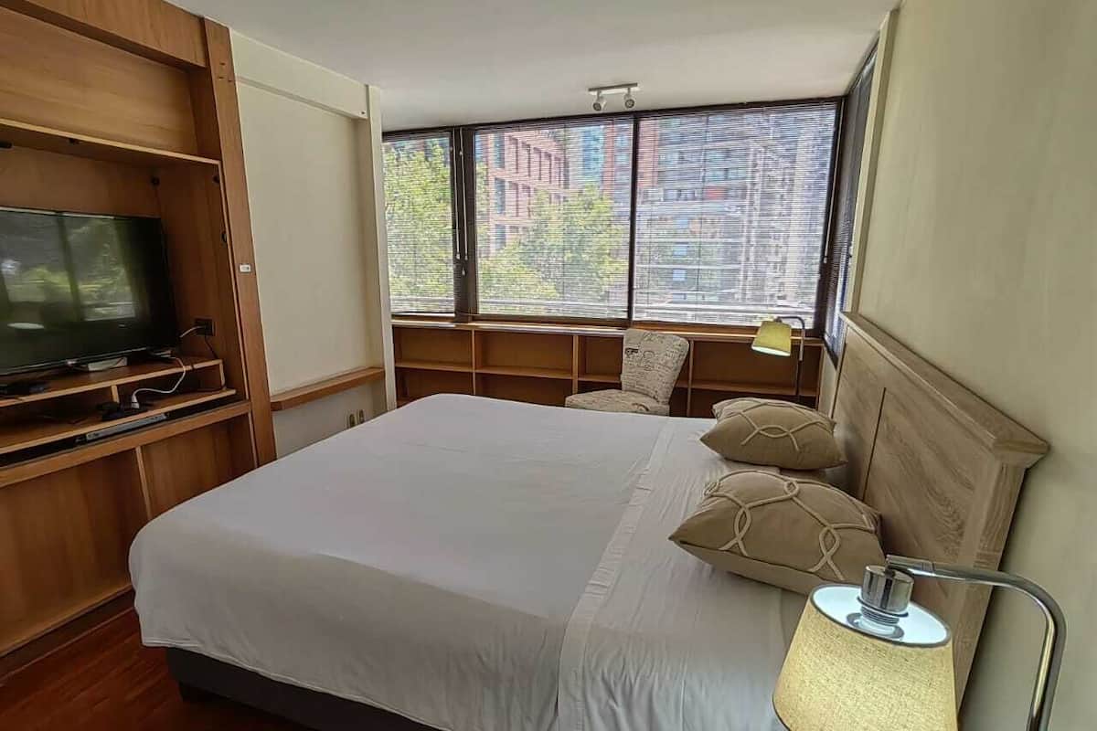 Premium Apartment (512) | 1 bedroom, desk, laptop workspace, blackout drapes