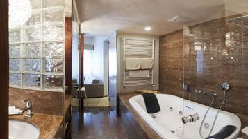 Superior Room (GRUND) | Bathroom | Hair dryer, towels