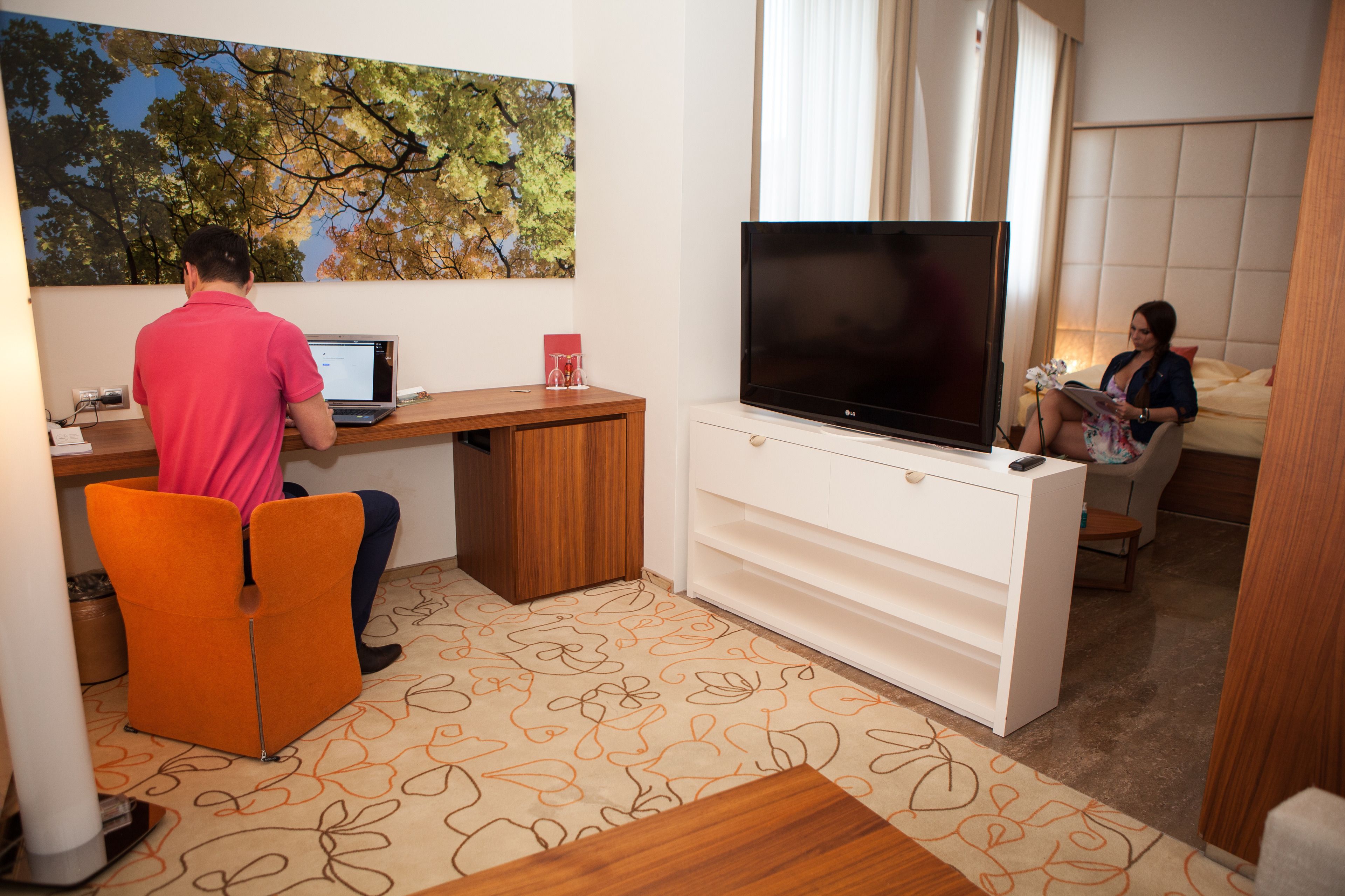 superior room (grund) | living area | tv