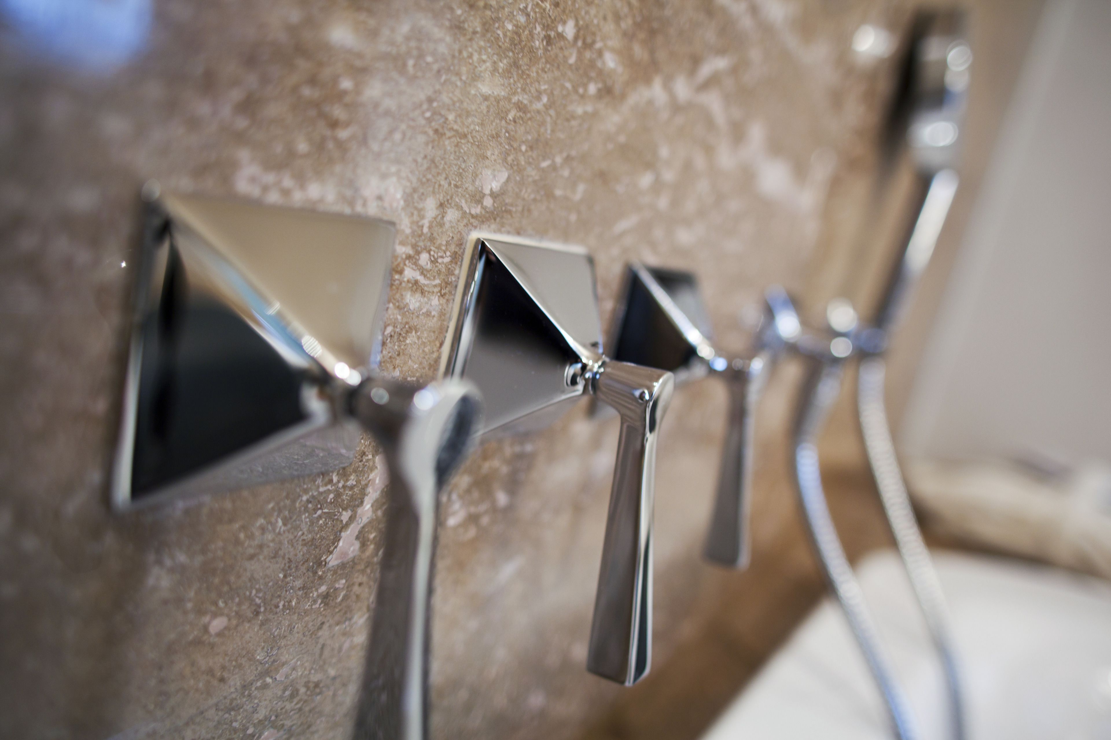 superior room (grund) | deep-soaking bathtub