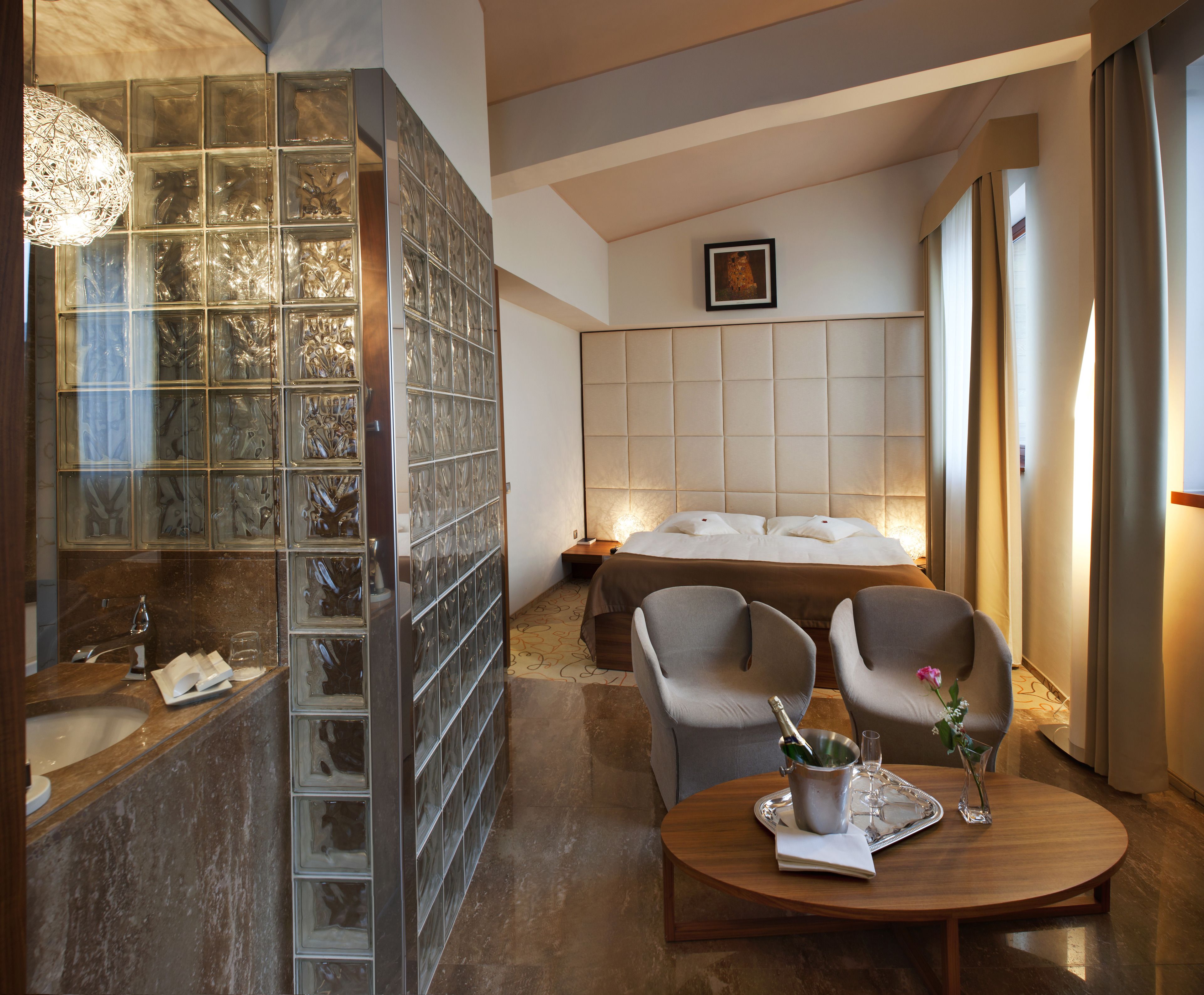 superior room (grund) | living area | tv