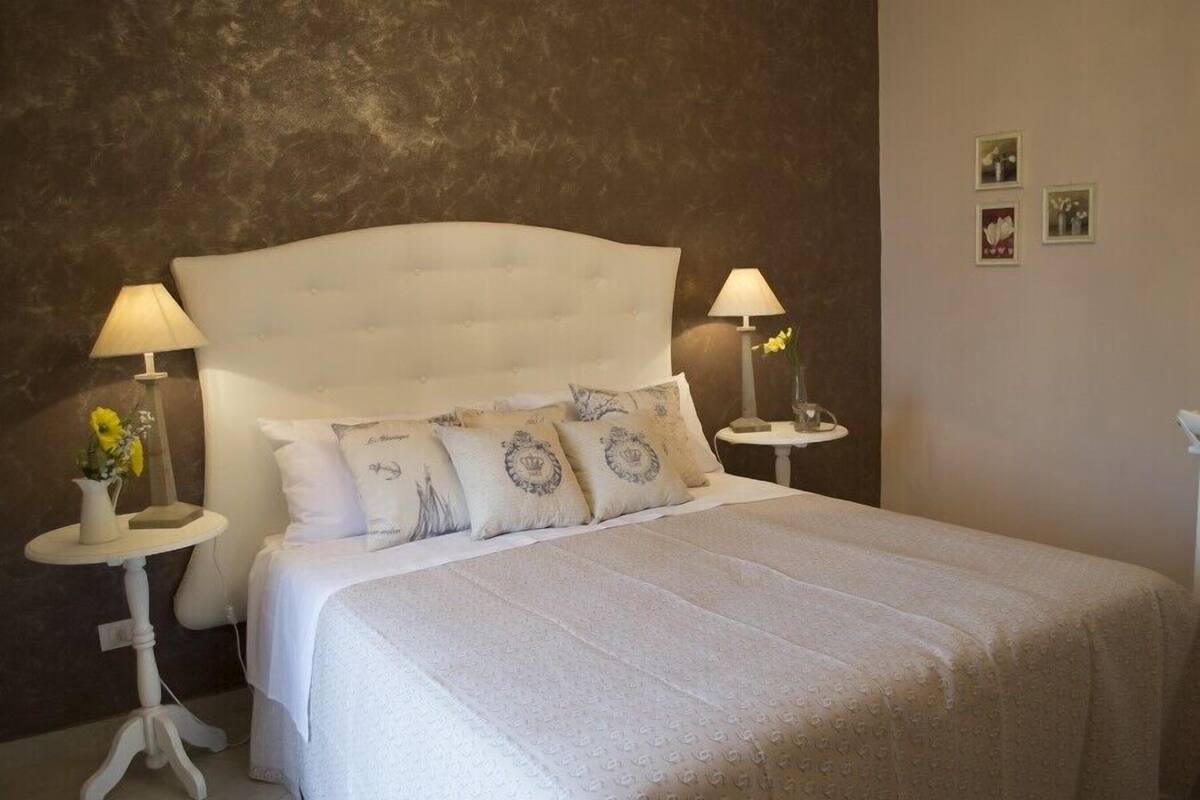 Room, 2 Twin Beds, Ensuite (Valentina) | Minibar, desk, free WiFi
