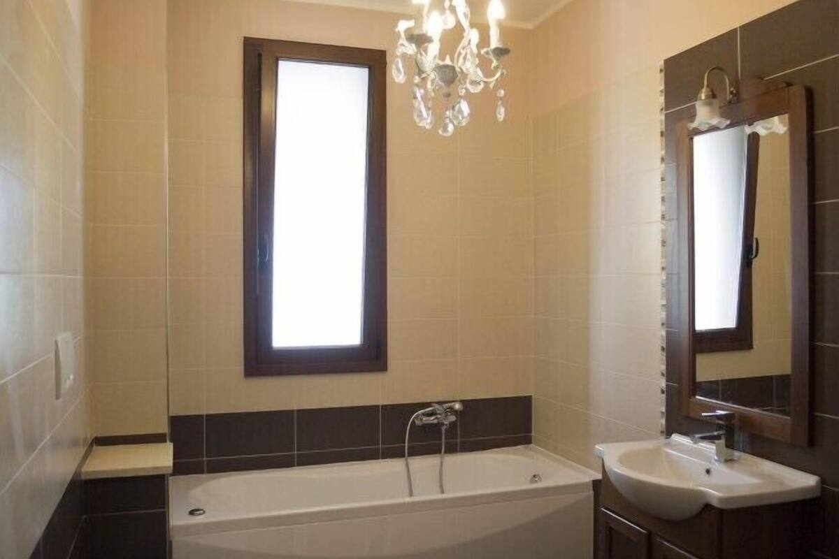 Free toiletries, hair dryer, bidet