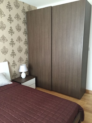 Double Room, Shared Bathroom | Individually decorated, blackout curtains, free WiFi