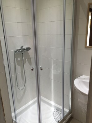 Double Room, Ensuite | Bathroom - Malta Rent Rooms (Gzira)