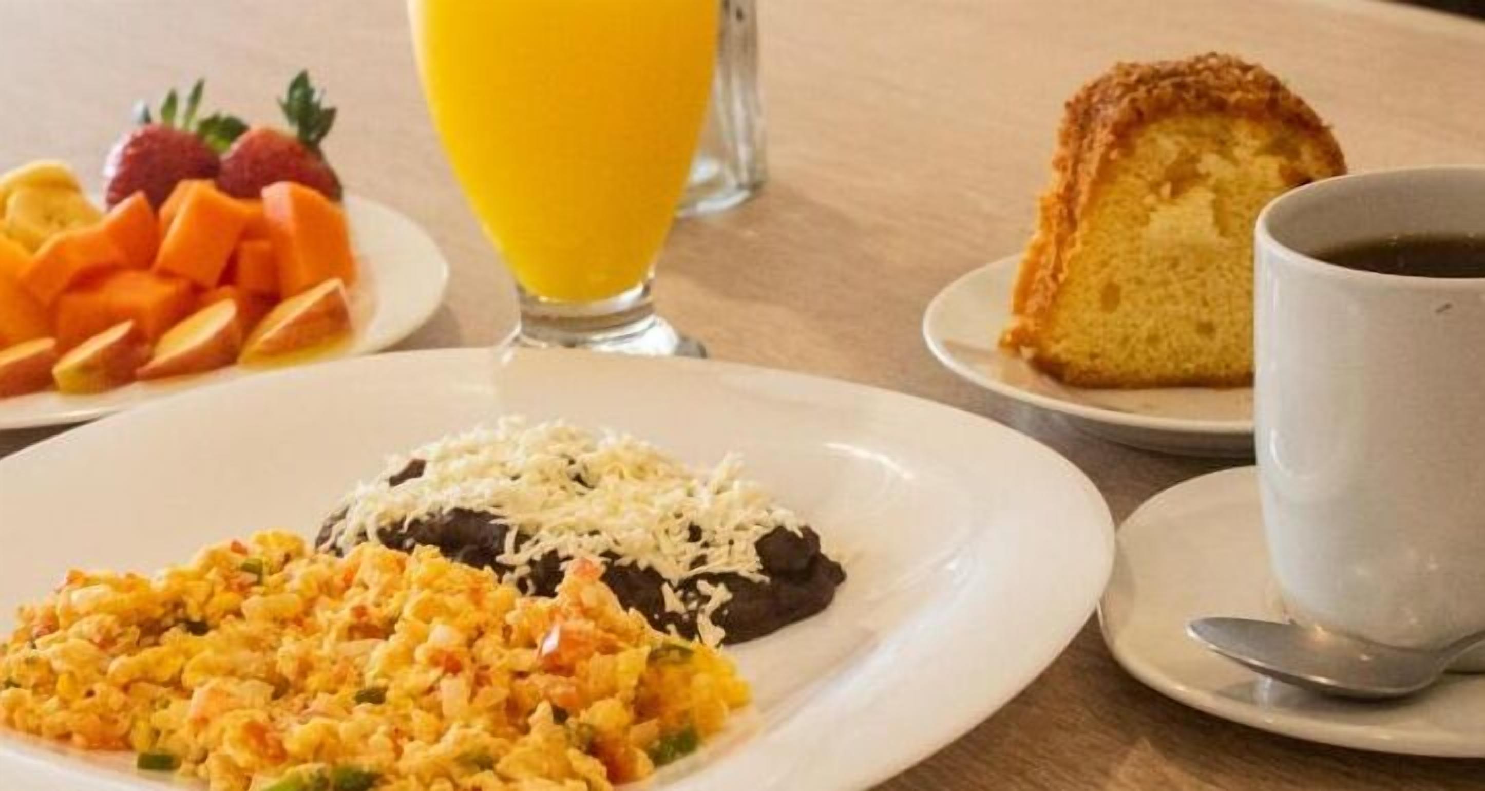 free daily cooked-to-order breakfast