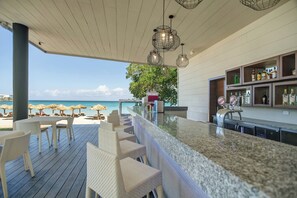 5 bar/lounge, bar tepi kolam renang dan bar pantai