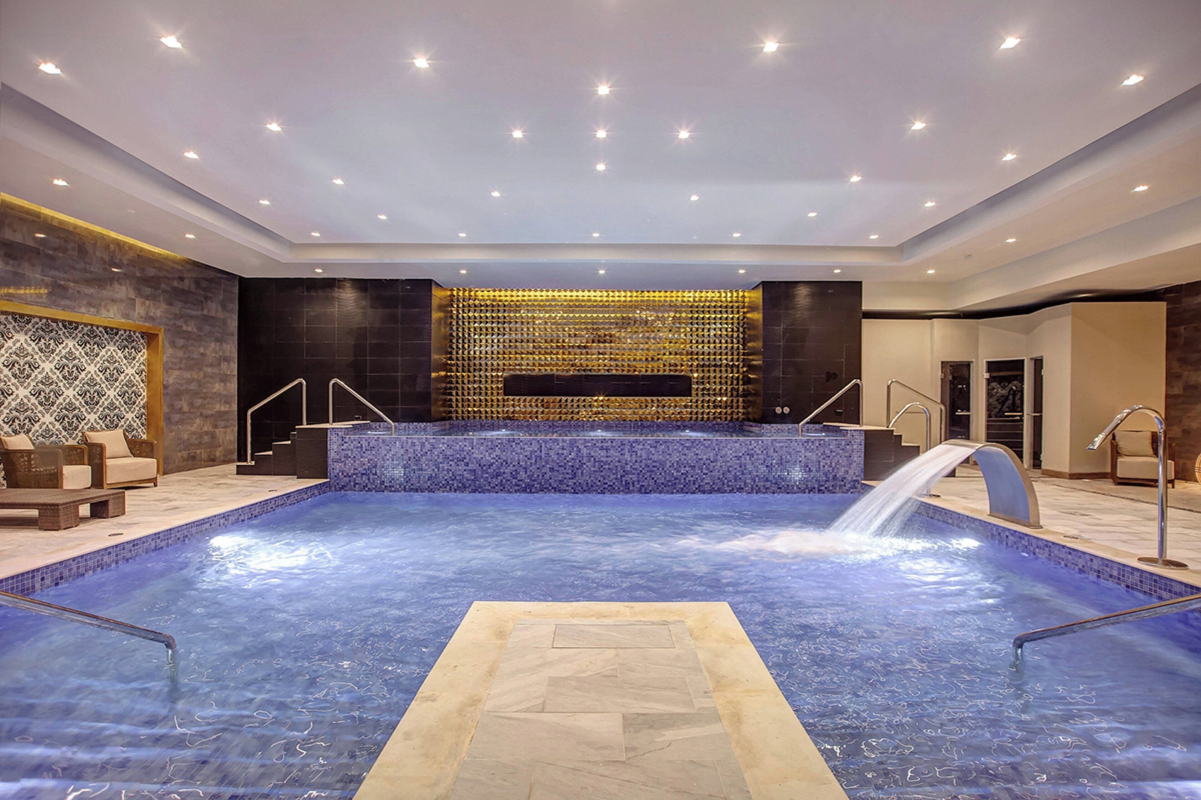 Couples treatment room(s), sauna, steam room, body treatments, mud baths