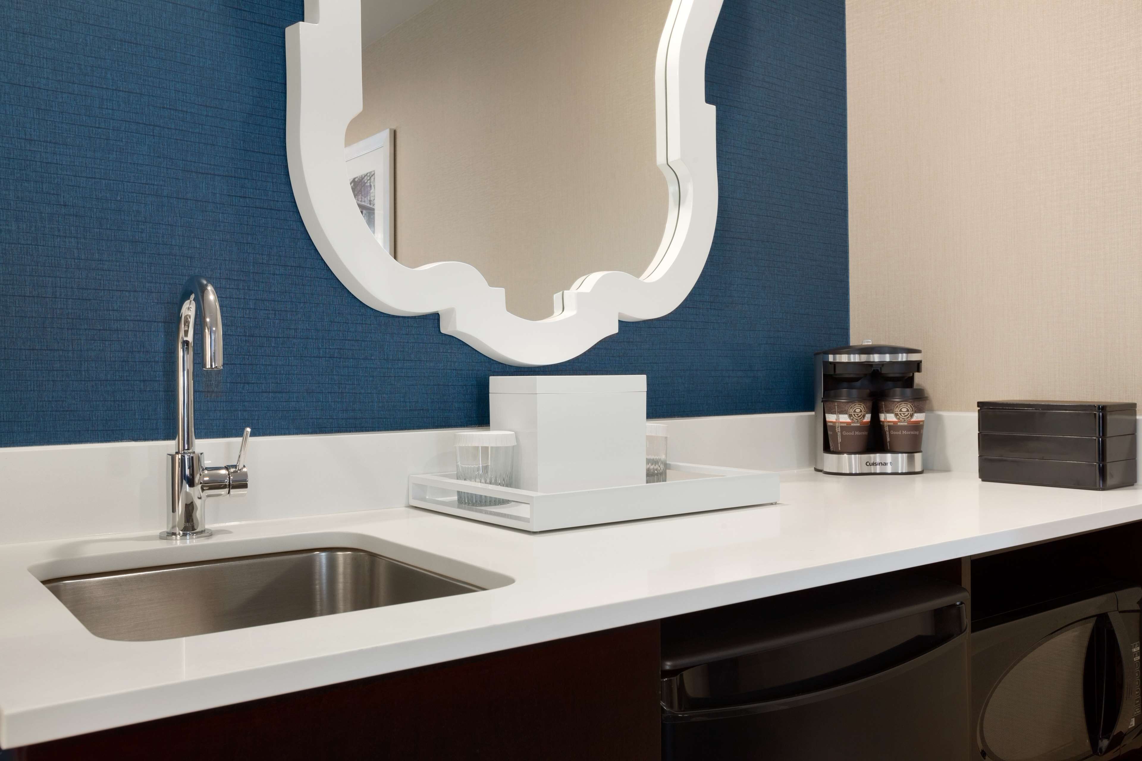 minibar, in-room safe, laptop workspace, blackout curtains