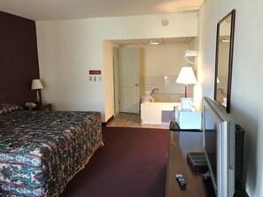 Room, 1 King Bed, Hot Tub | Free WiFi, bed sheets, wheelchair access