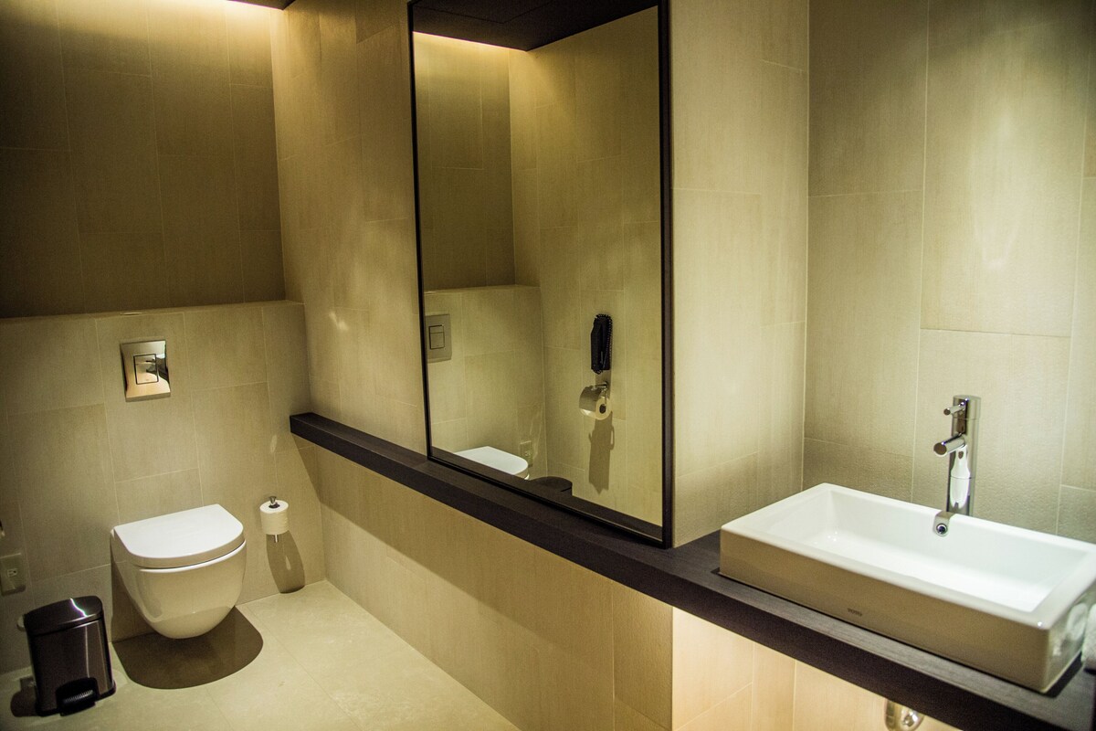 Premium Room, 1 King Bed | Room amenity