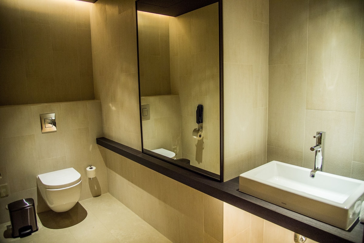 Premium Room, 1 King Bed | Room amenity