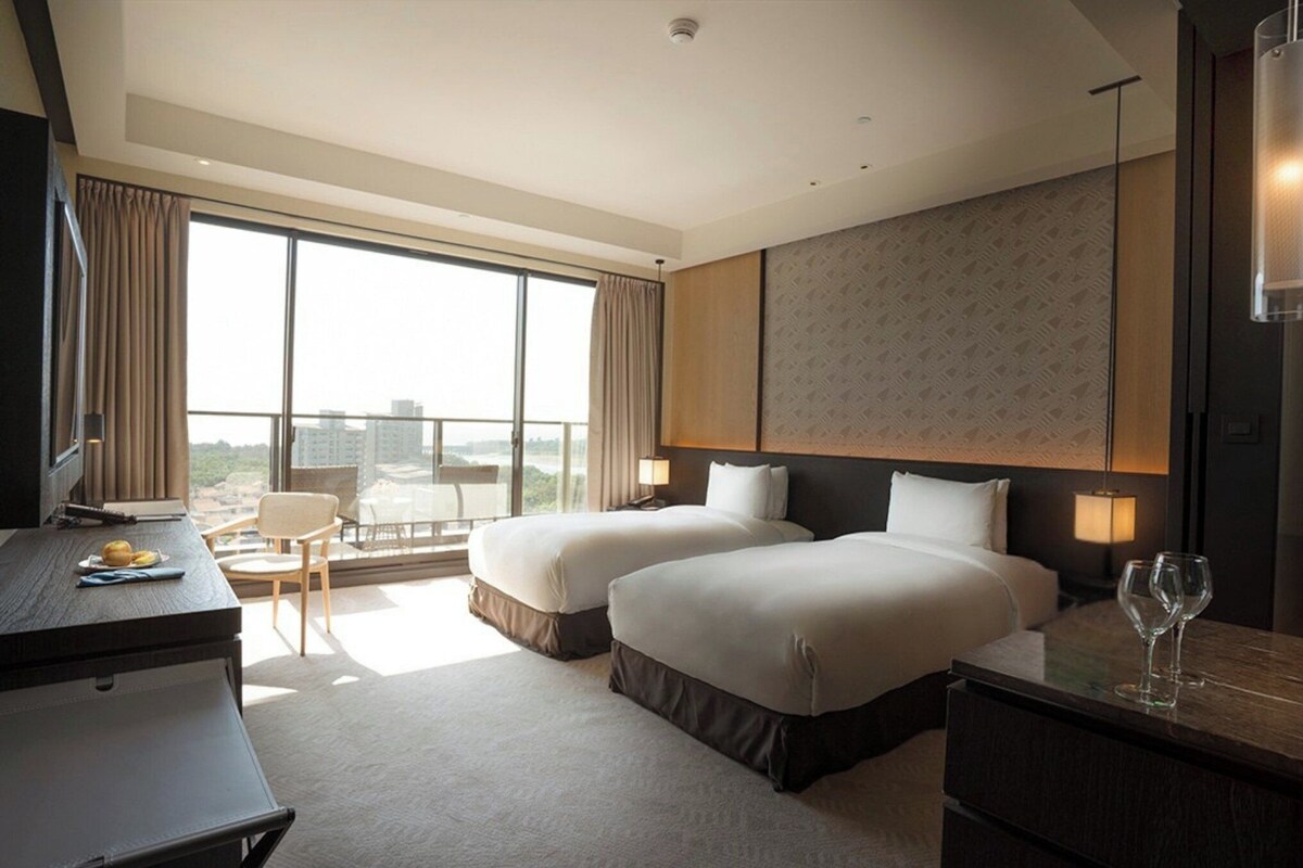 Standard Room, 2 Twin Beds, Balcony | Premium bedding, down comforters, pillowtop beds, in-room safe