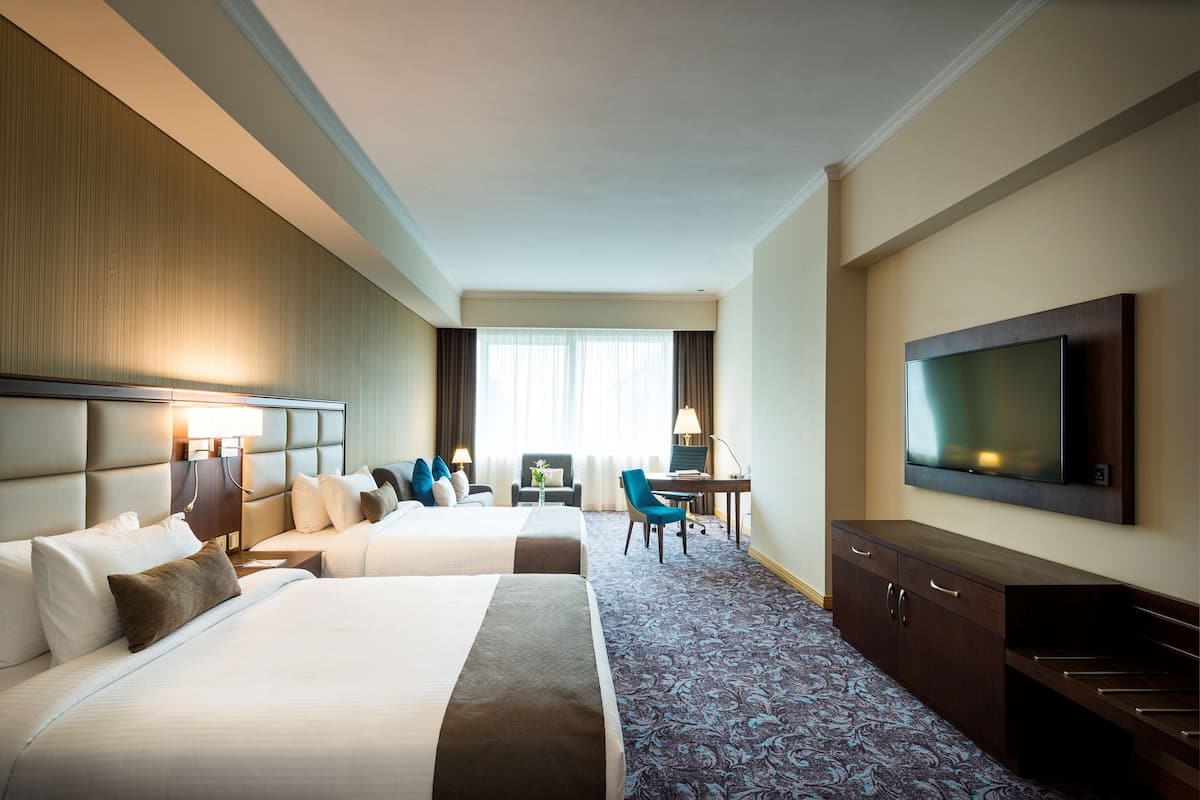 Executive Twin Room, 2 Single Beds | 1 bedroom, down duvets, Select Comfort beds, minibar