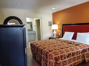 Deluxe Room, 1 King Bed, Non Smoking | Desk, iron/ironing board, free WiFi, bed sheets