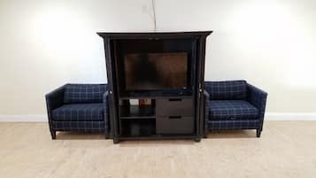 Suite, non-fumeurs | Bureau, fer et planche Ă repasser, Wi-Fi gratuit, draps fournis