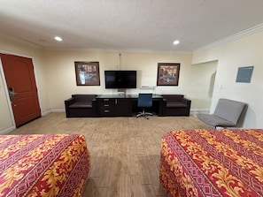 Suite, Non Smoking | Desk, iron/ironing board, free WiFi, bed sheets - El Rancho Motel (Yuma)