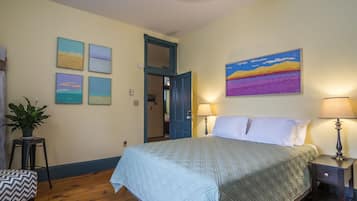 Standard Room, 1 Queen Bed, Non Smoking (Old Main) | Iron/ironing board, free WiFi, bed sheets