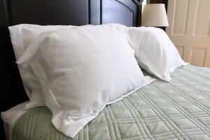 Iron/ironing board, free WiFi, bed sheets