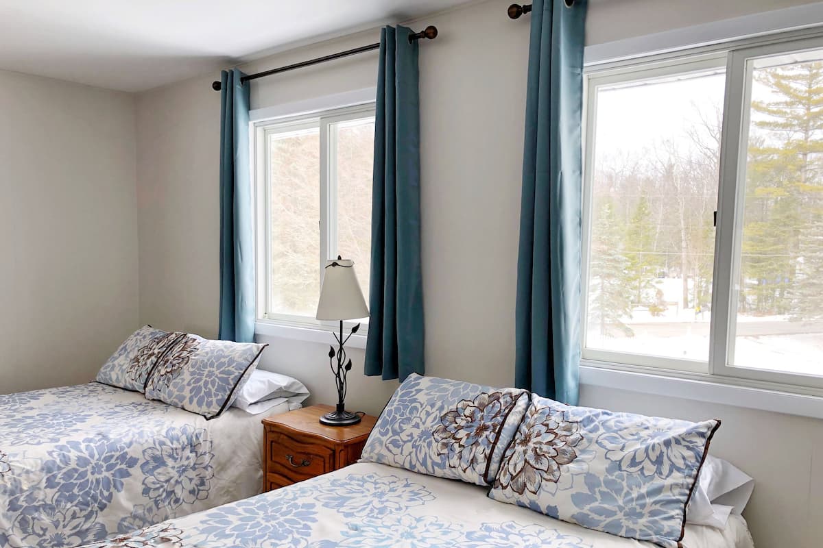 Classic Room, 2 Double Beds, Non Smoking, Garden View | Iron/ironing board, free WiFi, bed sheets