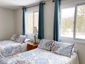 Classic Room, 2 Double Beds, Non Smoking, Garden View - Churchill Pointe Inn (Hubbard Lake)