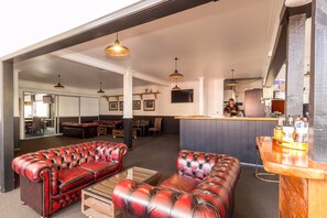 Daily continental breakfast (NZD 12 per person)