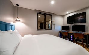 Premium Room | Premium bedding, desk, soundproofing, free WiFi - The Stone Bridge Hotel (Busan)