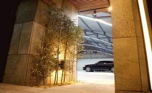 Estacionamiento gratis, valet parking gratis